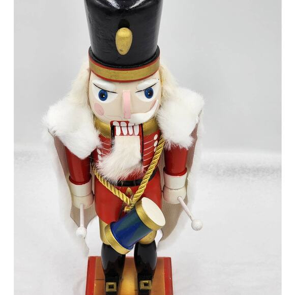 Vintage Nutcracker Christmas Drummer Cape Winter Holiday Decor Figurine 13" - Picture 10 of 11